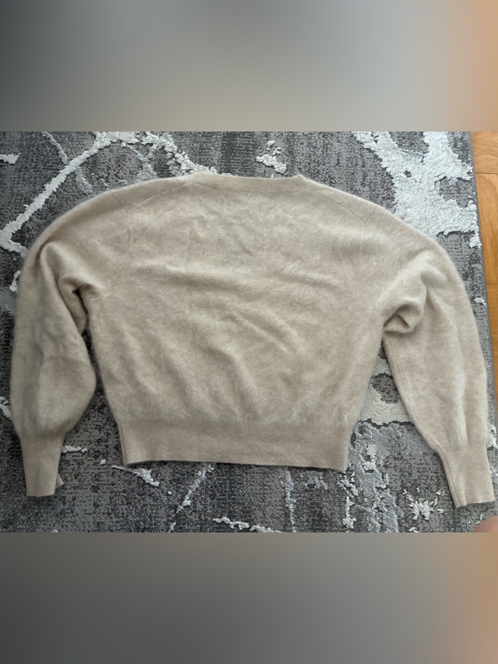 J. Crew Brushed 100% cashmere V-neck sweater Sz Medium Color ivory Heather Linen - Picture 6 of 7